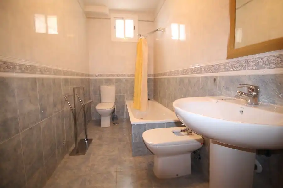 Baño de Casa o chalet en venta en Torrox con Aire acondicionado, Calefacción y Jardín privado