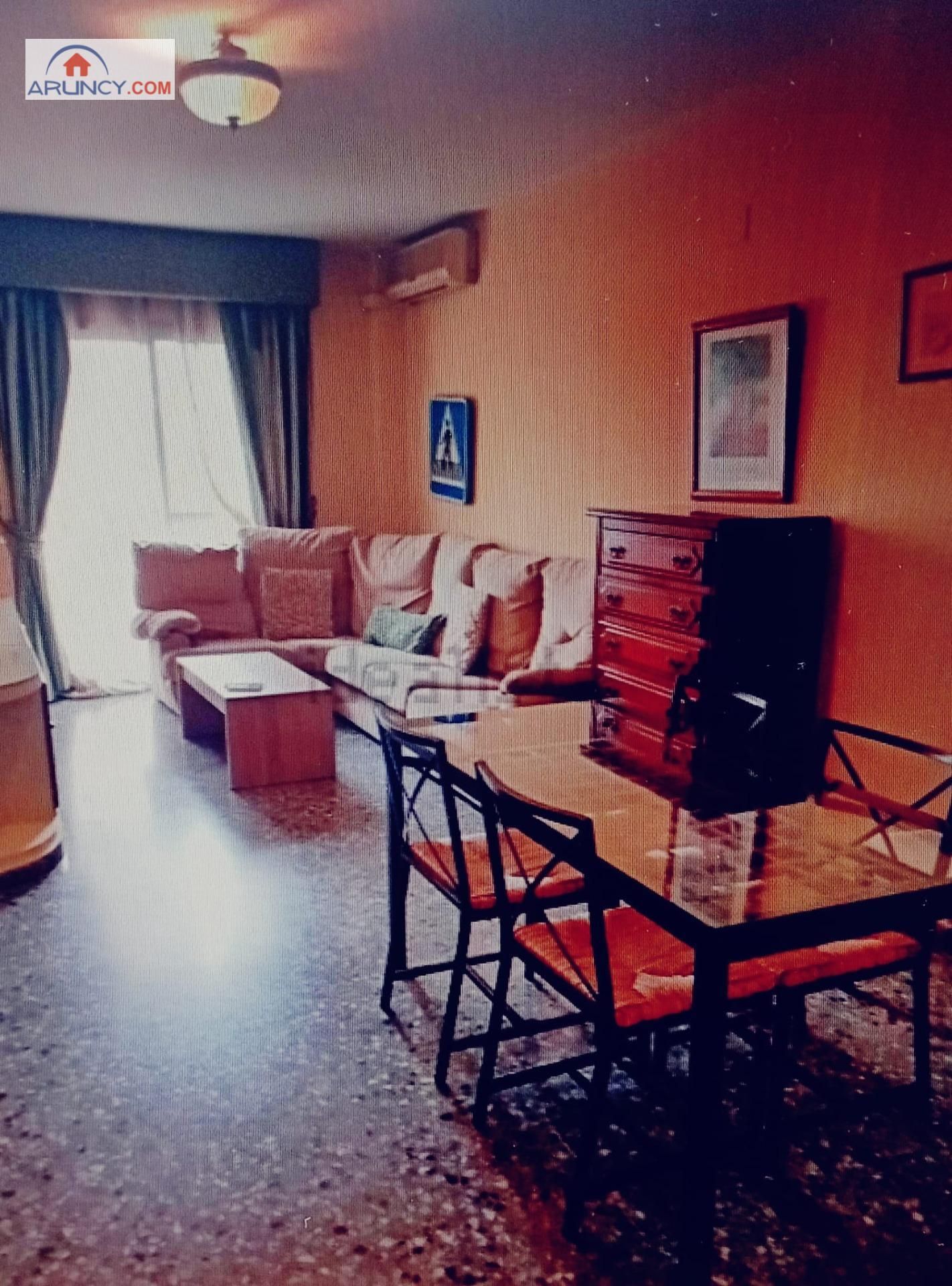 Living room of Flat for sale in  Sevilla Capital  with Air Conditioner, Heating and Balcony