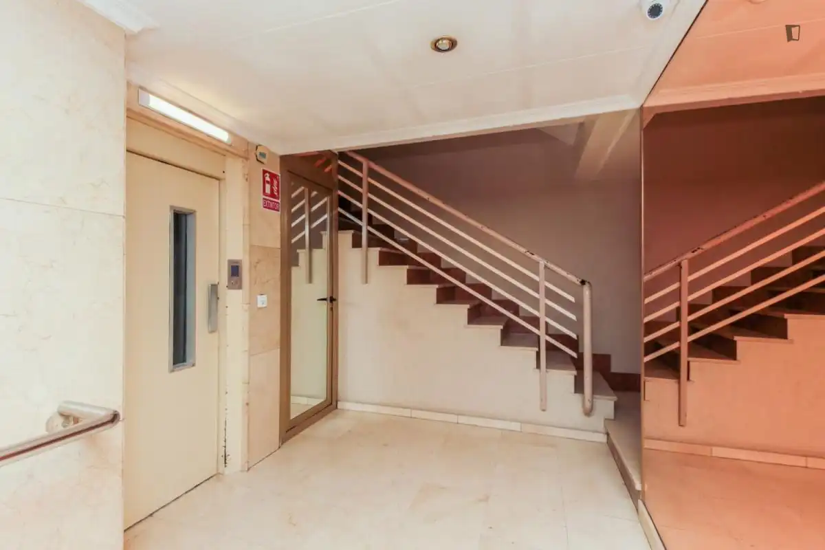 Room in Centre