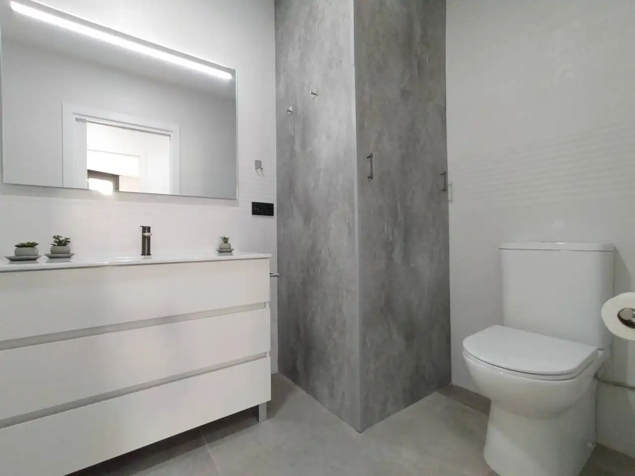 Baño de Piso en venta en Terrassa con Aire acondicionado y Balcón