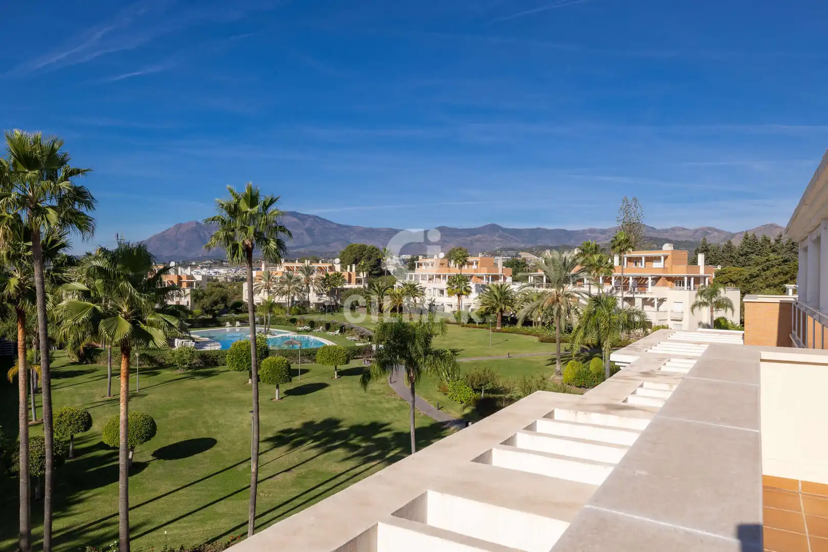 Jardín de Dúplex en venta en Estepona con Calefacción, Jardín privado y Piscina