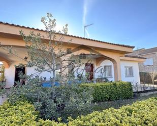 Vista exterior de Casa o xalet en venda en Sils amb Calefacció, Jardí privat i Terrassa