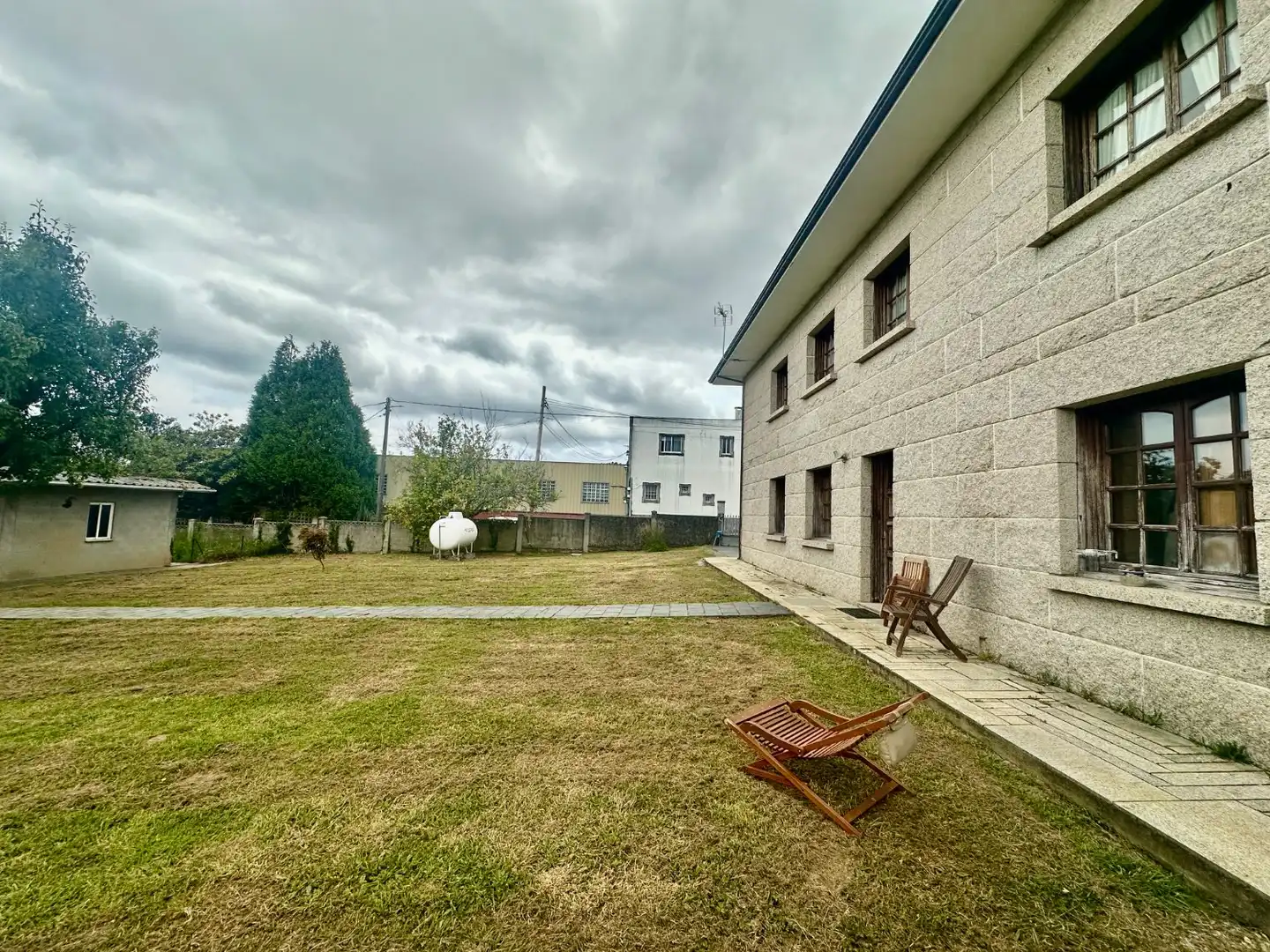 Vista exterior de Casa o xalet en venda en Narón amb Calefacció, Terrassa i Traster