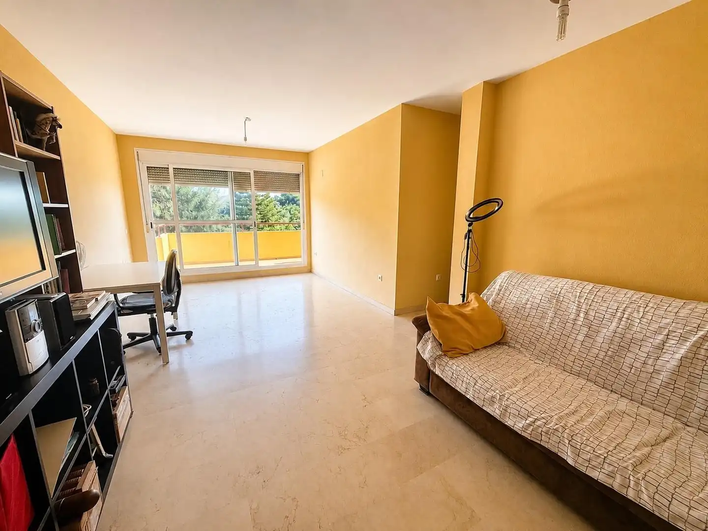 Living room of Flat for sale in Algeciras  with Private garden