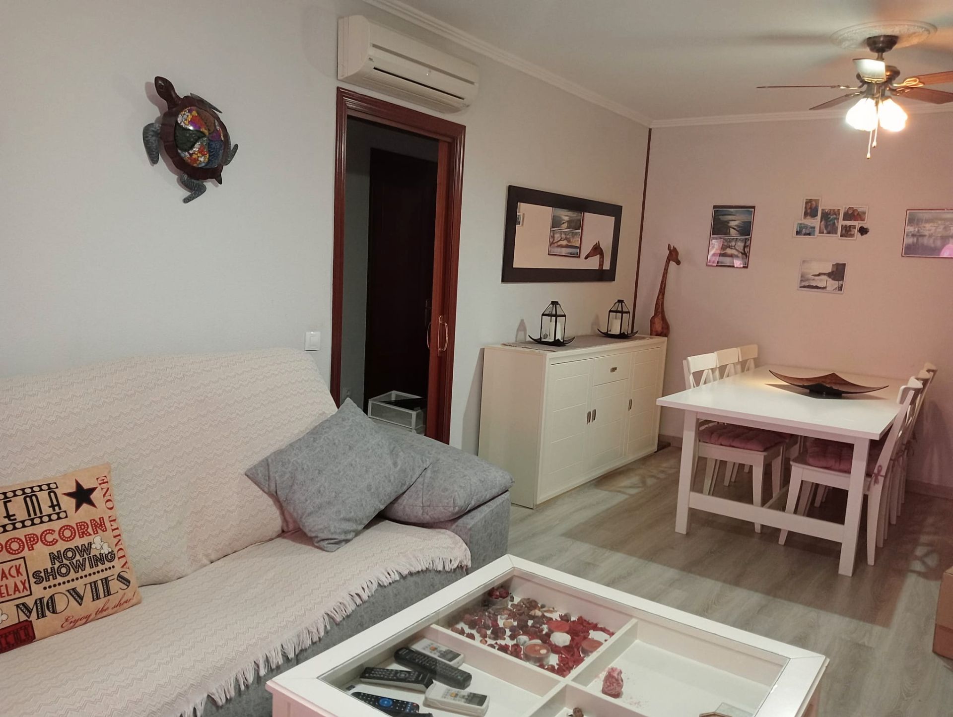 Living room of Flat to rent in Roquetas de Mar  with Air Conditioner, Heating and Parquet flooring