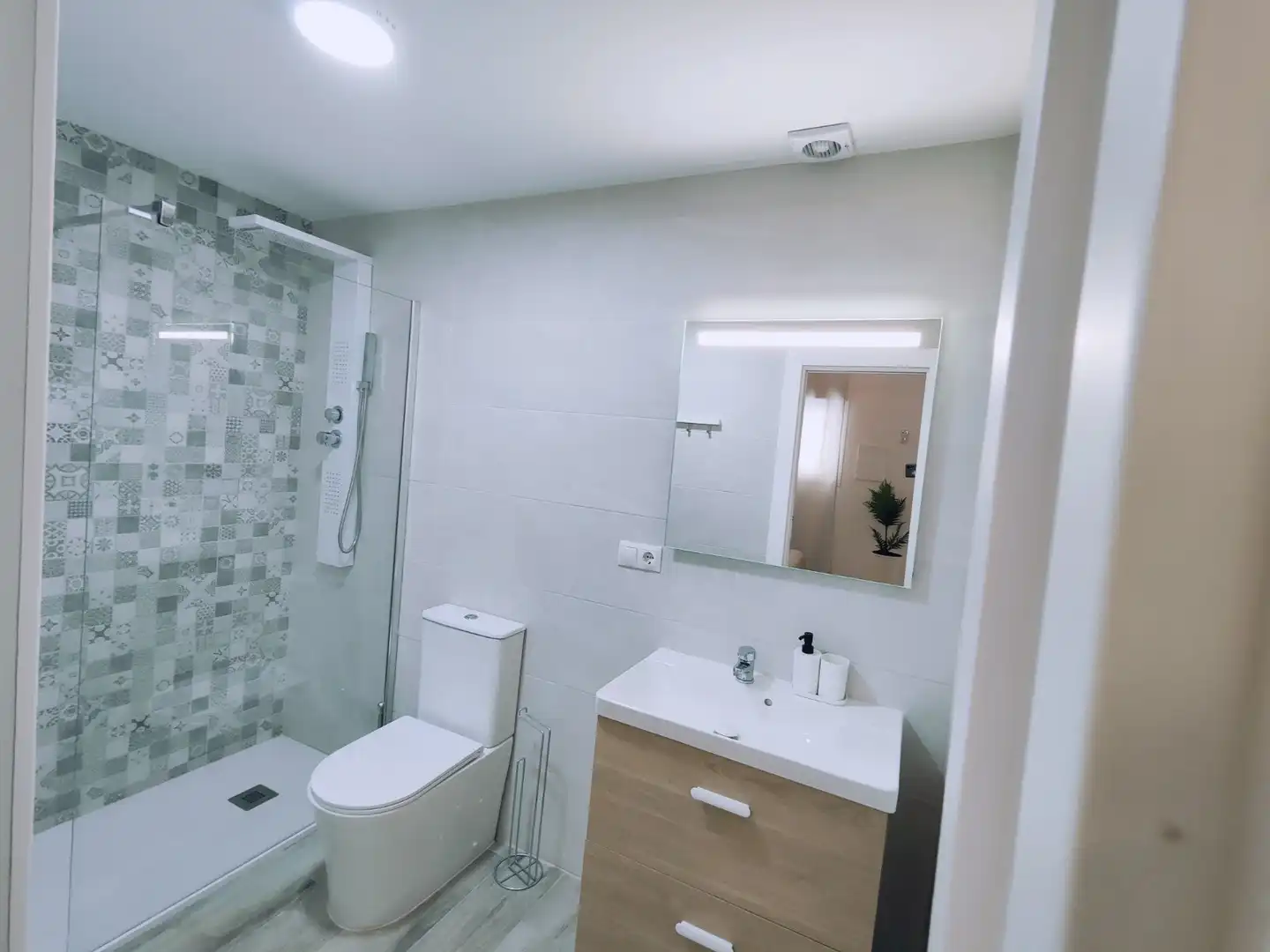 Badezimmer von Geschaftsraum zum Verkauf in Málaga mit Klimaanlage, Heizung und Möbliert