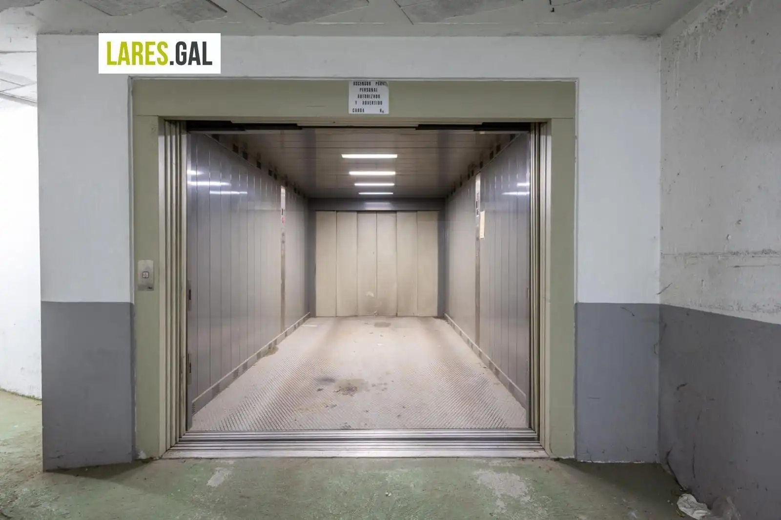 Garage for sale in Moaña