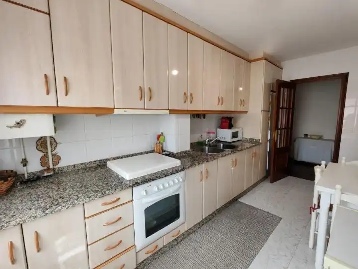 Cuina de Pis en venda en A Cañiza   amb Calefacció i Terrassa