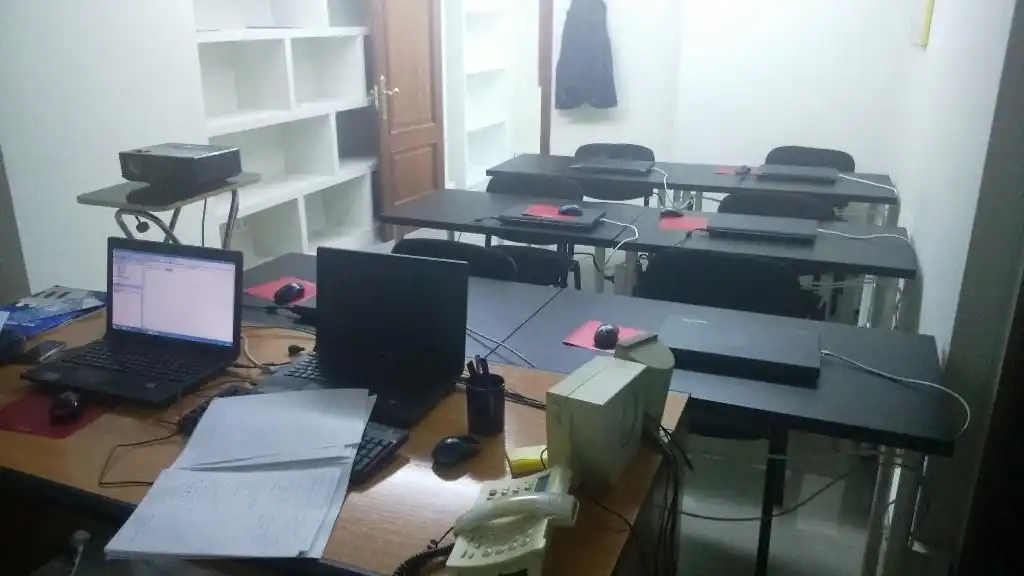 Büro zum Verkauf in Vigo  mit Klimaanlage