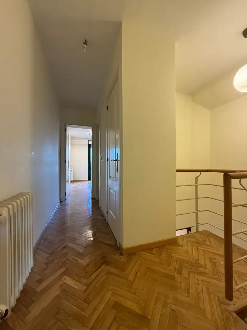 Dúplex en venta en Pozuelo de Alarcón con Aire acondicionado, Trastero y Piscina comunitaria