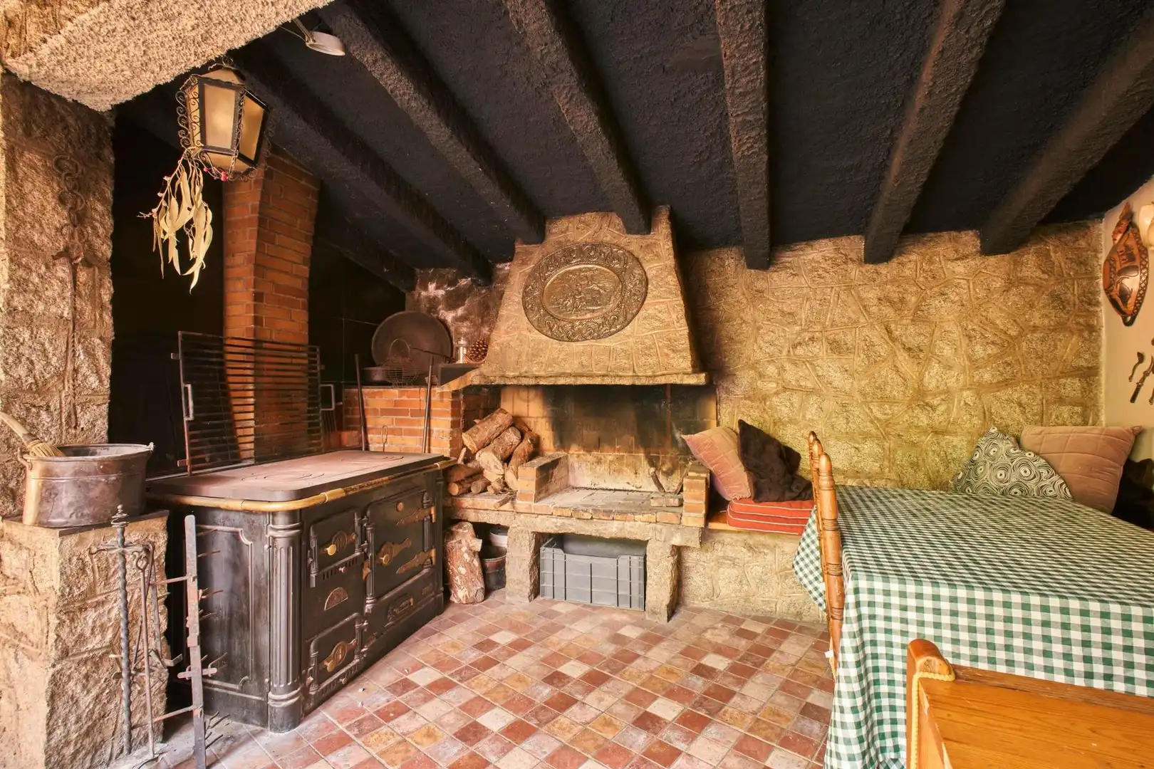 Cuina de Finca rústica en venda en Madrid amb Jardí privat