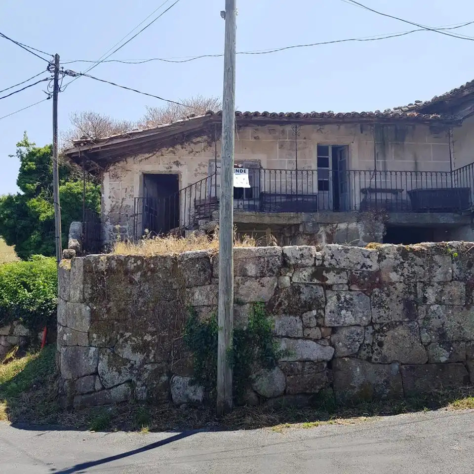 Vista exterior de Casa o xalet en venda en O Pereiro de Aguiar  amb Jardí privat