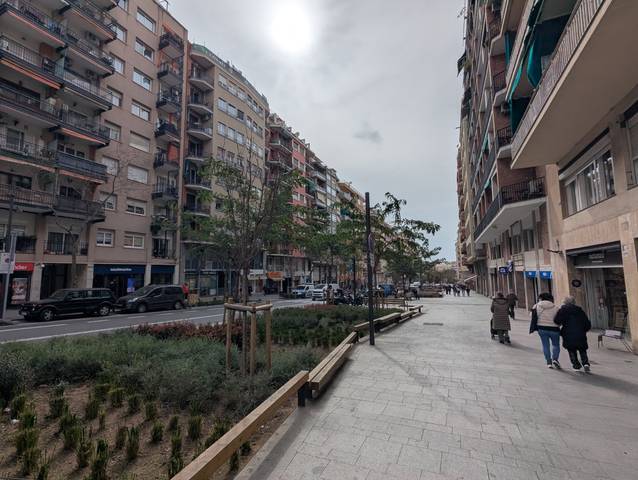 Local comercial en Alquiler en Carrer de Pi i Margall en El Camp d'en Grassot i Gràcia Nova