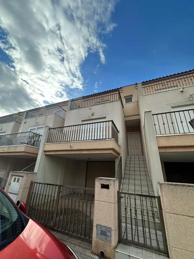 Bungalow con balcone in vendita a Calle Príncipe de Asturias 13