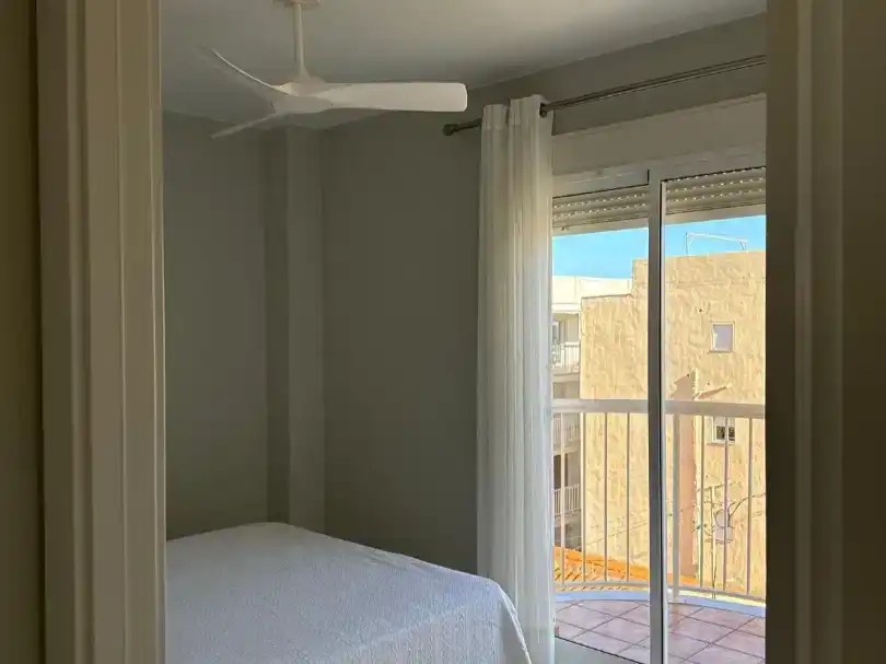 Schlafzimmer von Wohnung zur Miete in Miramar mit Klimaanlage, Schwimmbad und Balkon