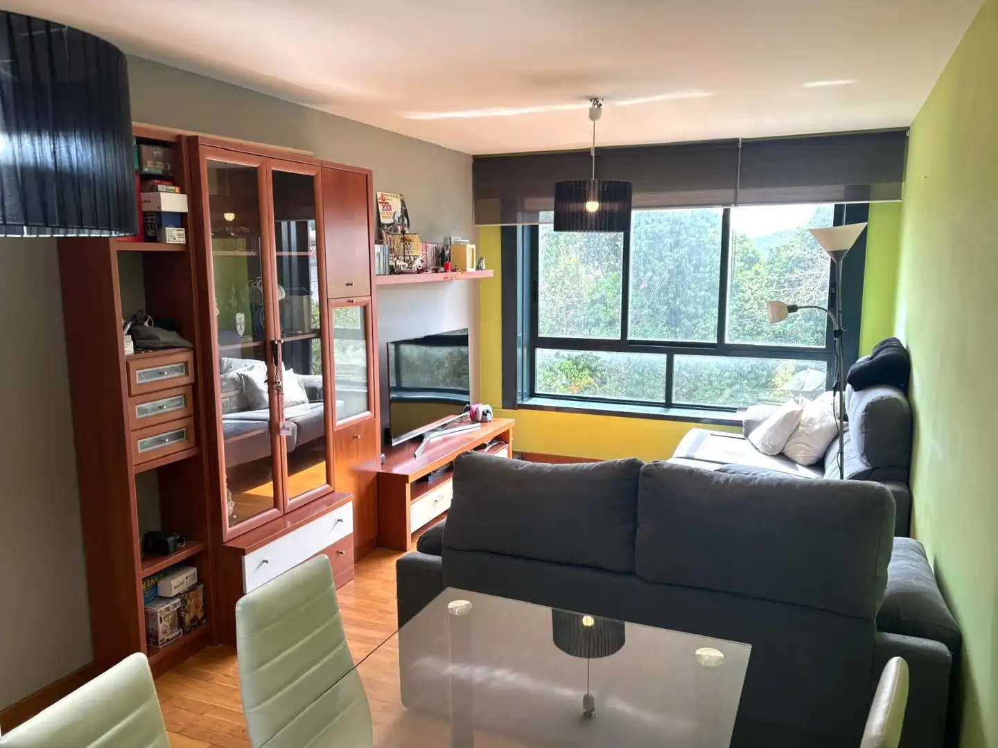 Sala de estar de Piso en venta en Carral con Calefacción, Parquet y Amueblado