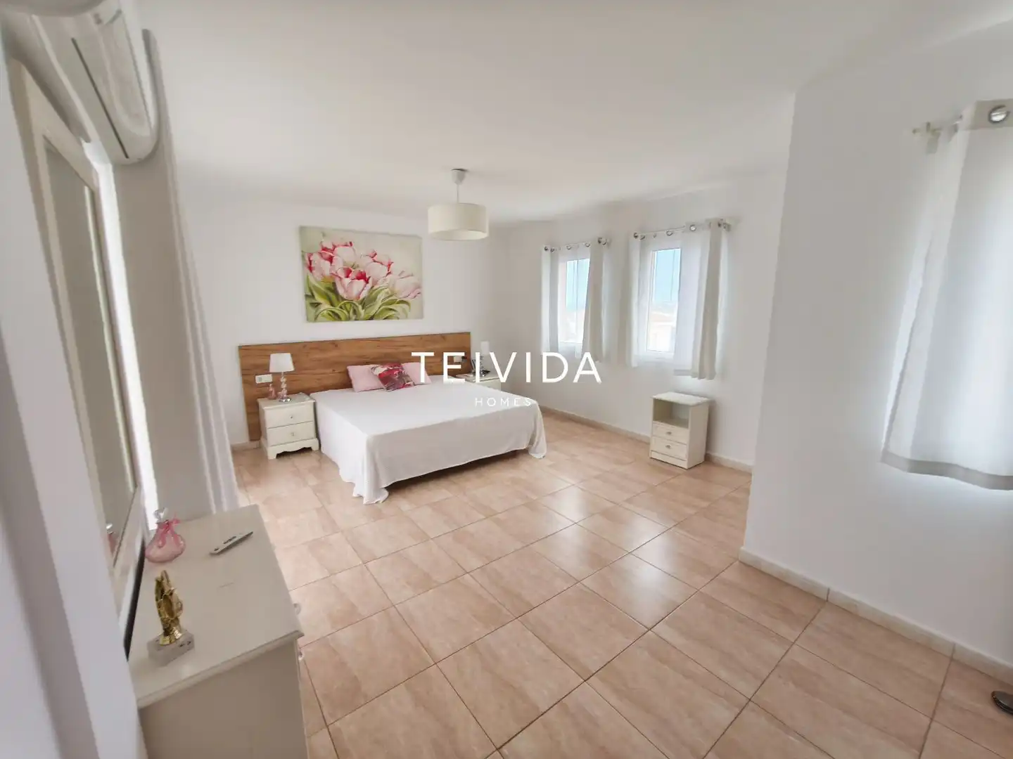 Habitación de Casa adosada en venta en Adeje con Aire acondicionado, Terraza y Trastero