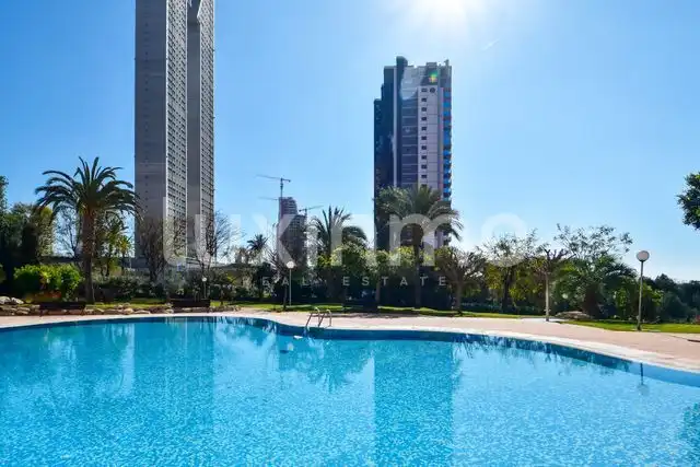 Swimming pool of Flat for sale in Benidorm  with Air Conditioner, Private garden and Community pool