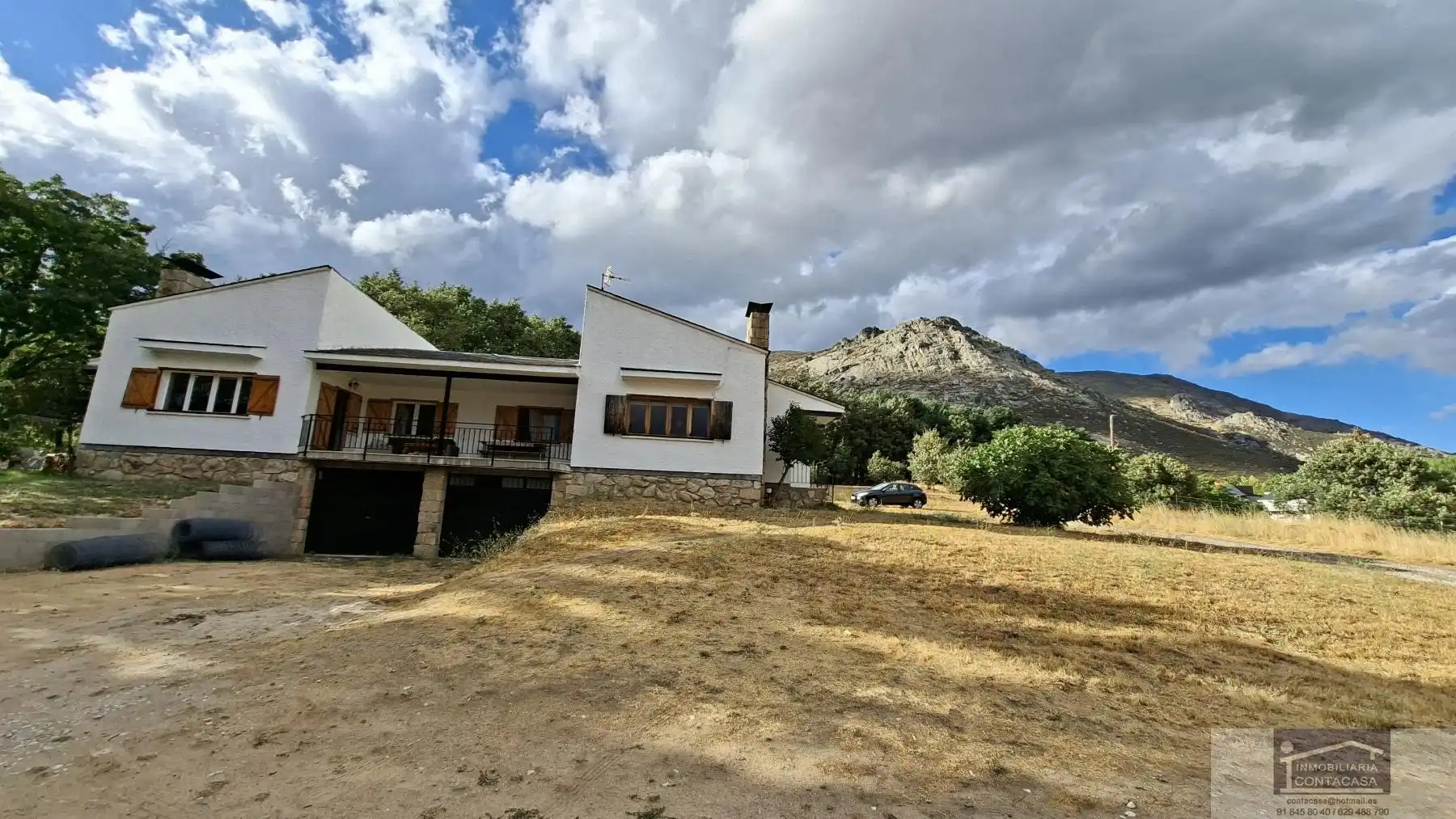 Vista exterior de Finca rústica en venda en Bustarviejo amb Calefacció i Terrassa