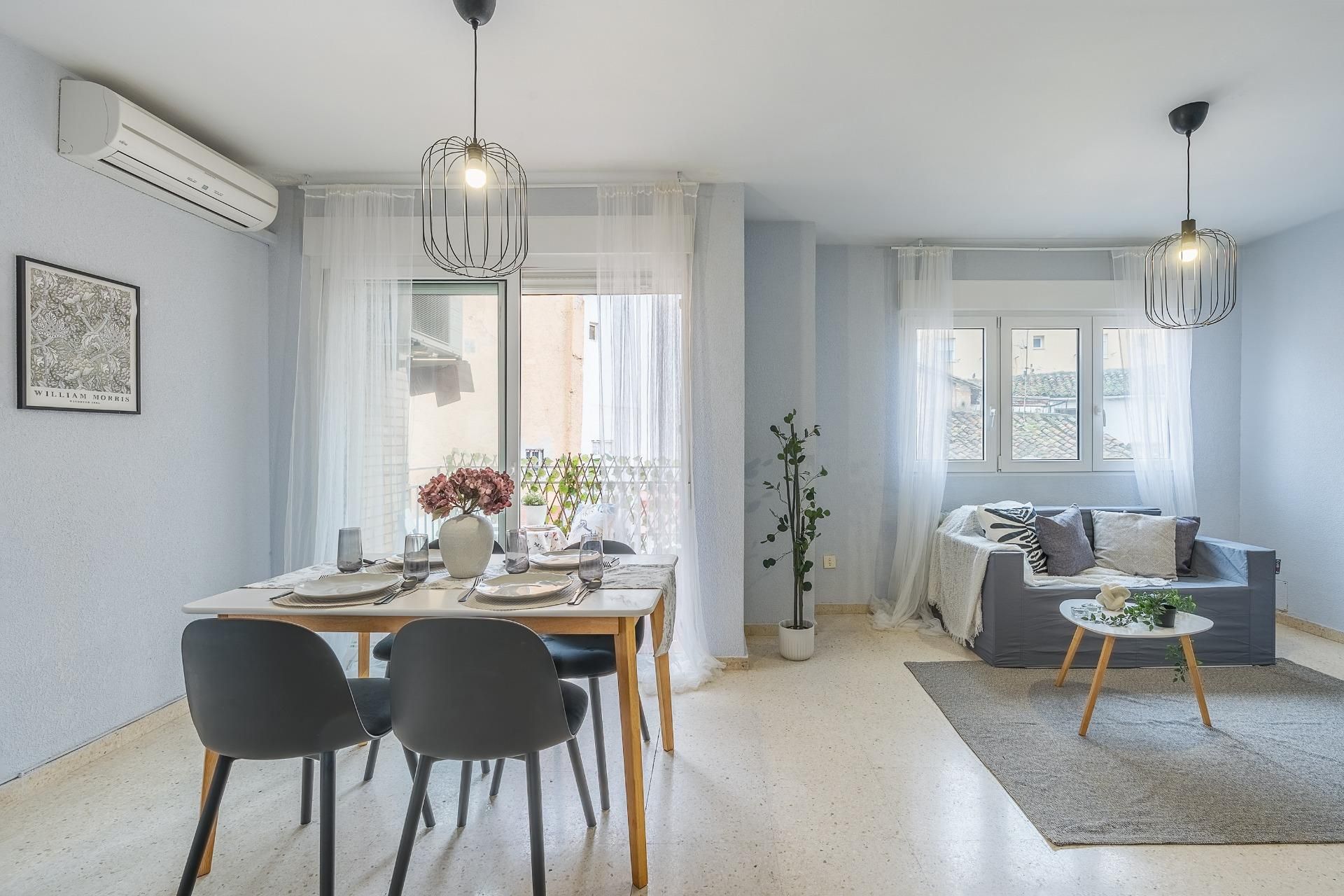 Living room of Flat for sale in  Granada Capital