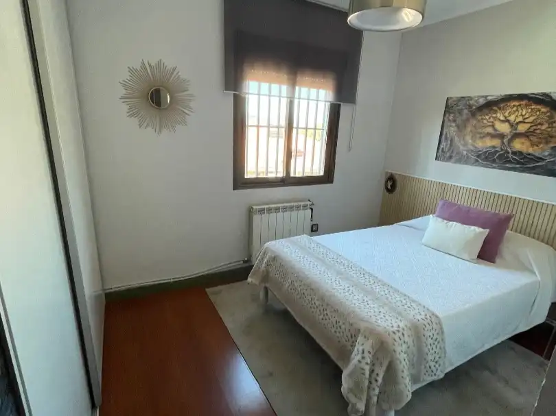 Dormitori de Casa o xalet en venda en Navas del Rey amb Terrassa, Piscina i Balcó