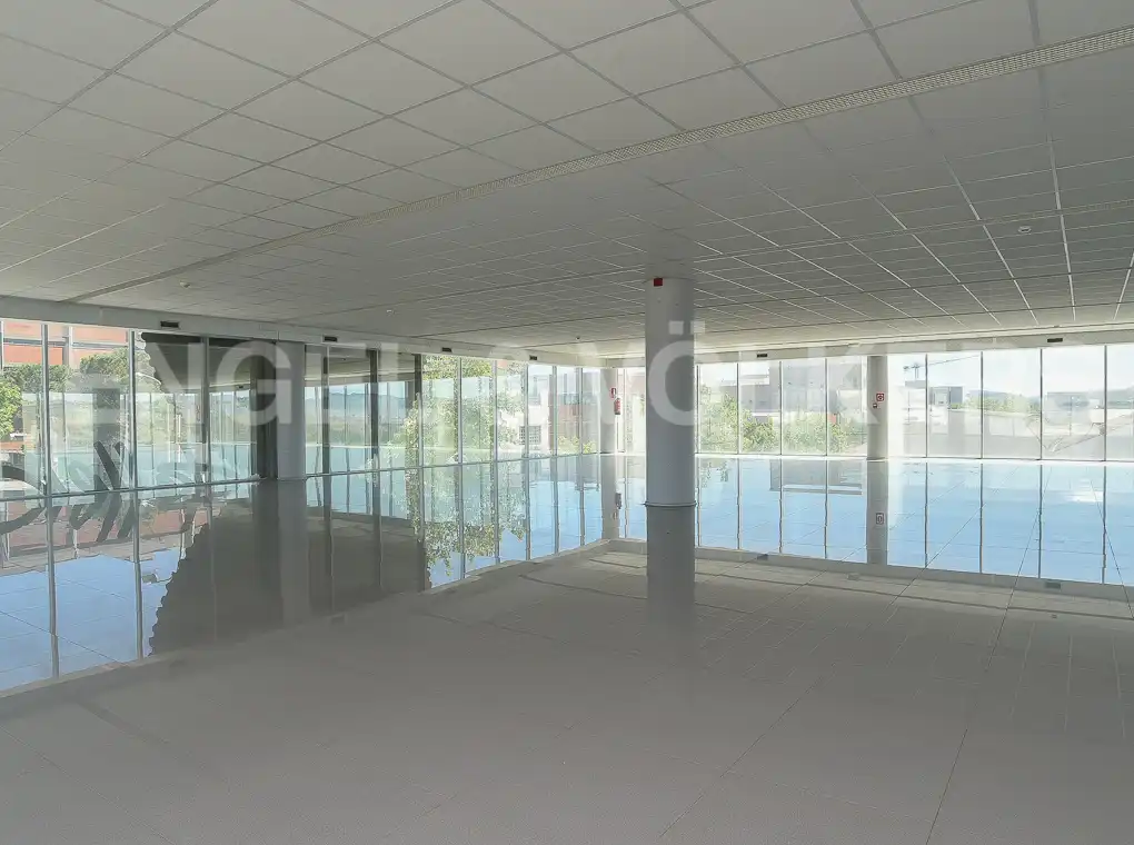 Nave industrial en venta en Sant Just Desvern