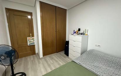 Bedroom of Flat to share in Burjassot  with Air Conditioner and Terrace