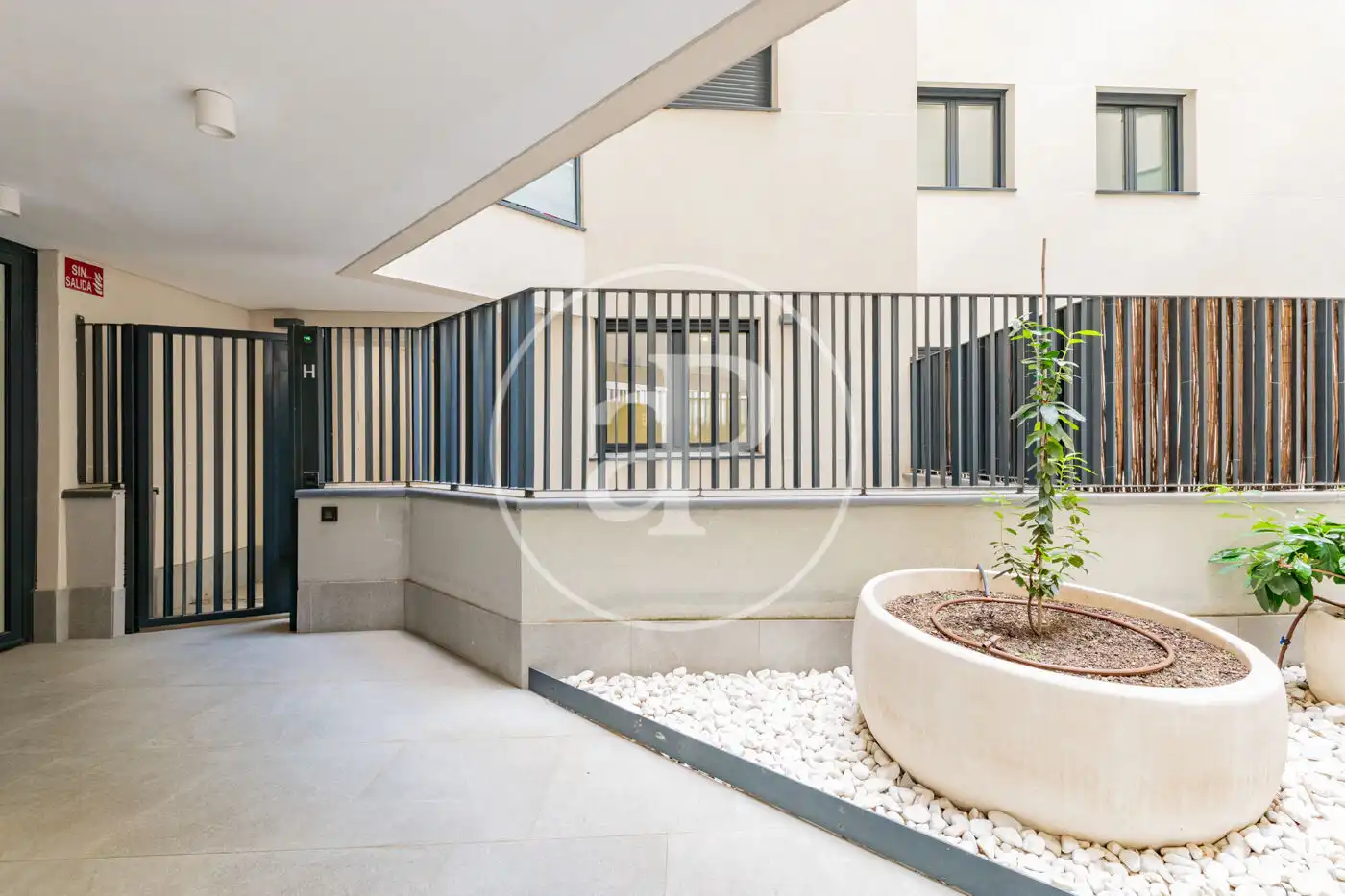 Terrassa de Pis en venda en Madrid amb Aire condicionat, Calefacció i Jardí privat