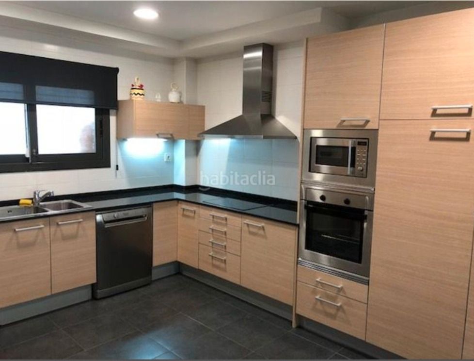 Kitchen of Single-family semi-detached to rent in Premià de Dalt  with Air Conditioner, Heating and Private garden