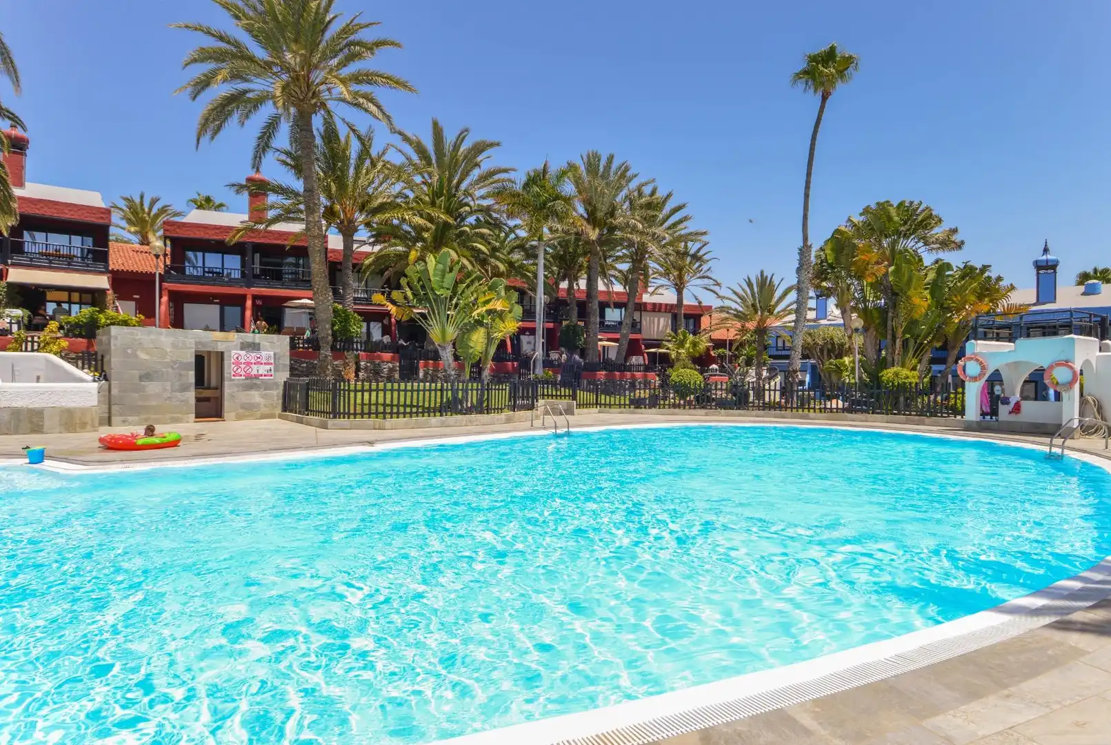 Piscina de Casa o xalet en venda en San Bartolomé de Tirajana amb Aire condicionat, Terrassa i Moblat