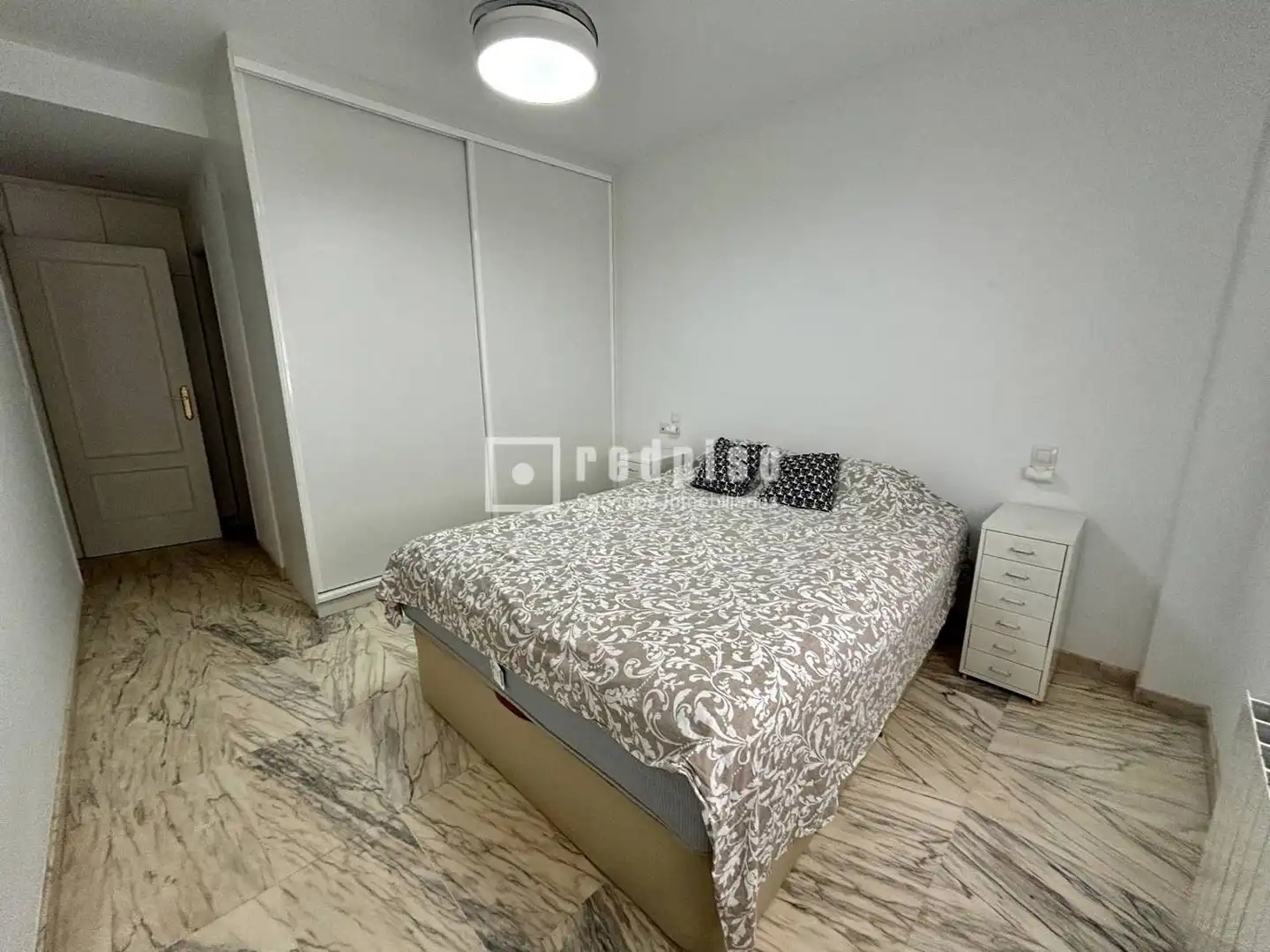 Dormitori de Pis en venda en Granada amb Aire condicionat, Calefacció i Terrassa