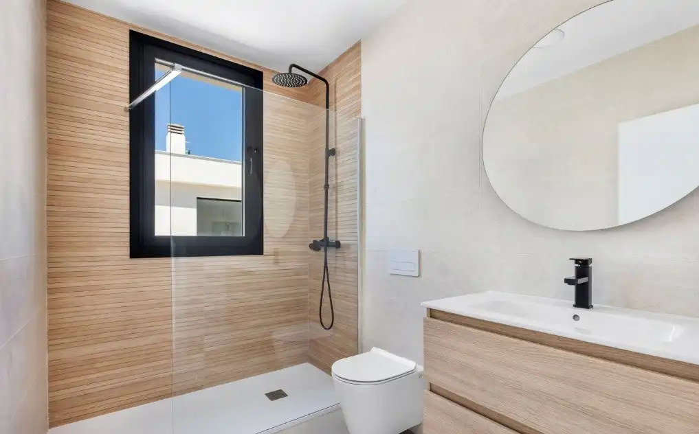 Bathroom of Houses for sale in Torrevieja  with Air Conditioner, Private garden and Terrace
