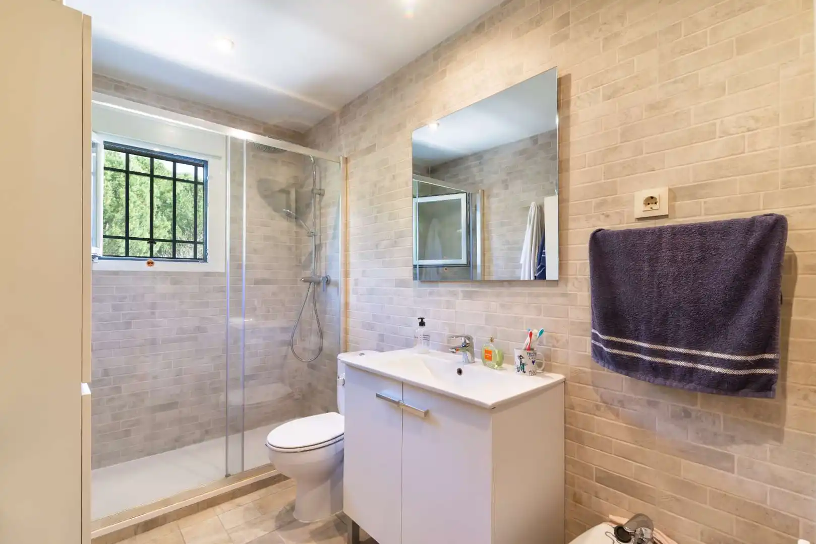 Bathroom of Houses for sale in San Martín de Valdeiglesias  with Air Conditioner, Heating and Private garden