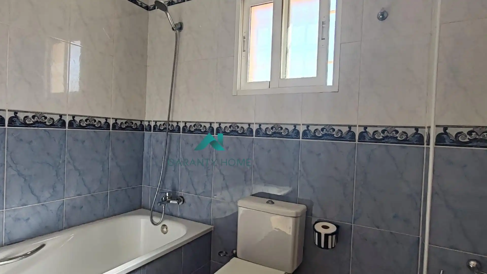 Bany de Casa o xalet en venda en Cartagena amb Aire condicionat i Balcó