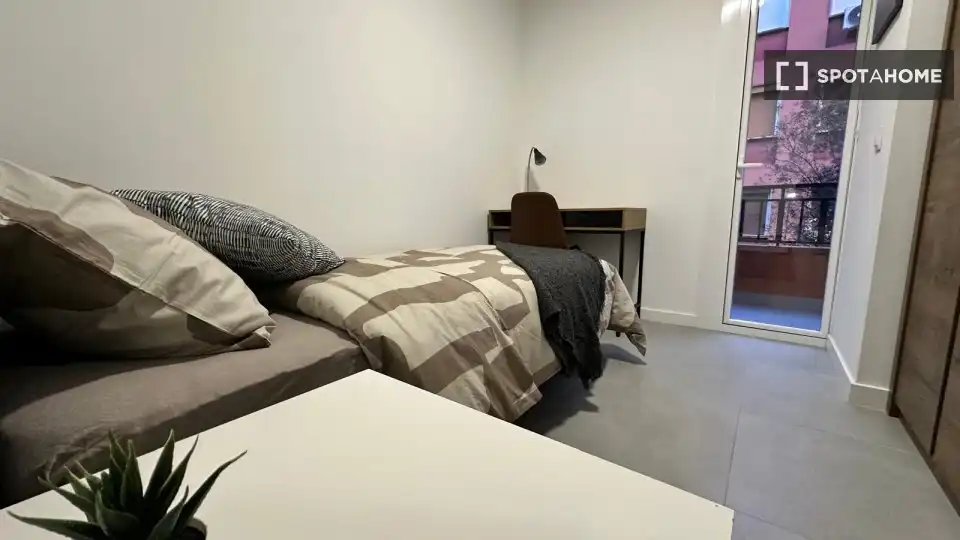 Bedroom of Flat for share in La Florida - Les Planes