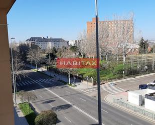 Vista exterior de Dúplex en venda en Zamora Capital  amb Calefacció, Parquet i Terrassa