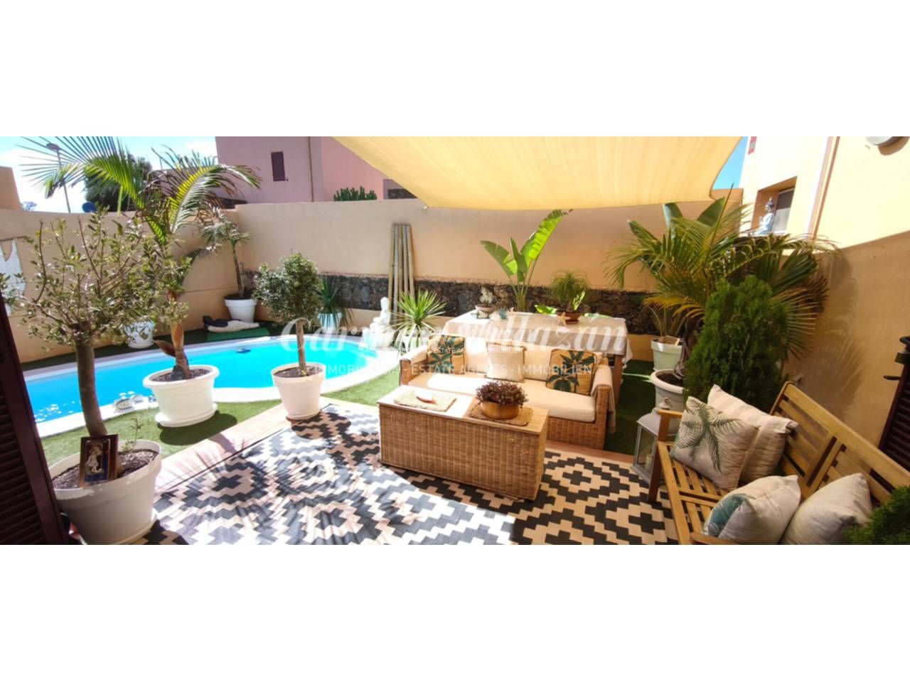 Terrassa de Casa o xalet en venda en La Oliva amb Jardí privat, Terrassa i Piscina