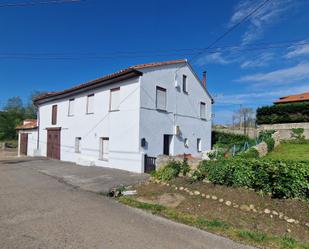 Vista exterior de Casa o xalet en venda en Torrelavega 