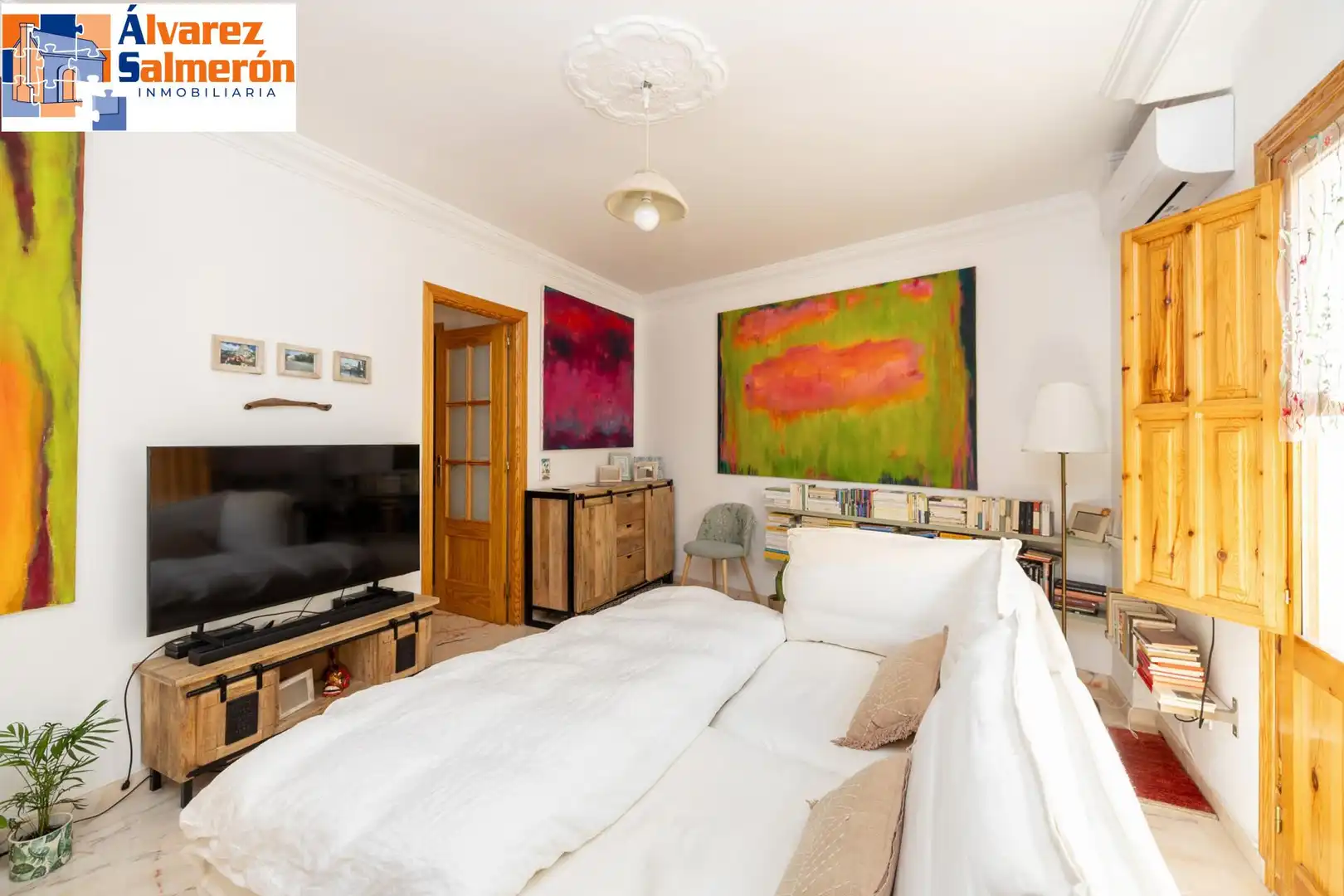 Bedroom of Apartments for sale in Granada