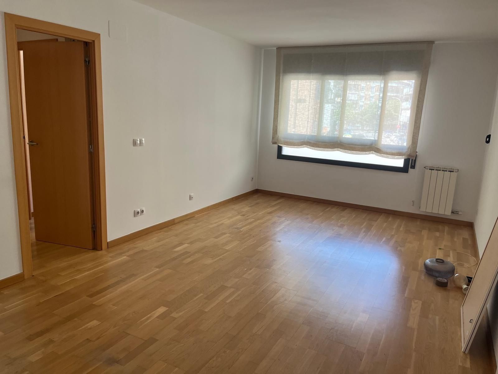 Dormitori de Pis de lloguer en Igualada amb Parquet, Terrassa i Traster