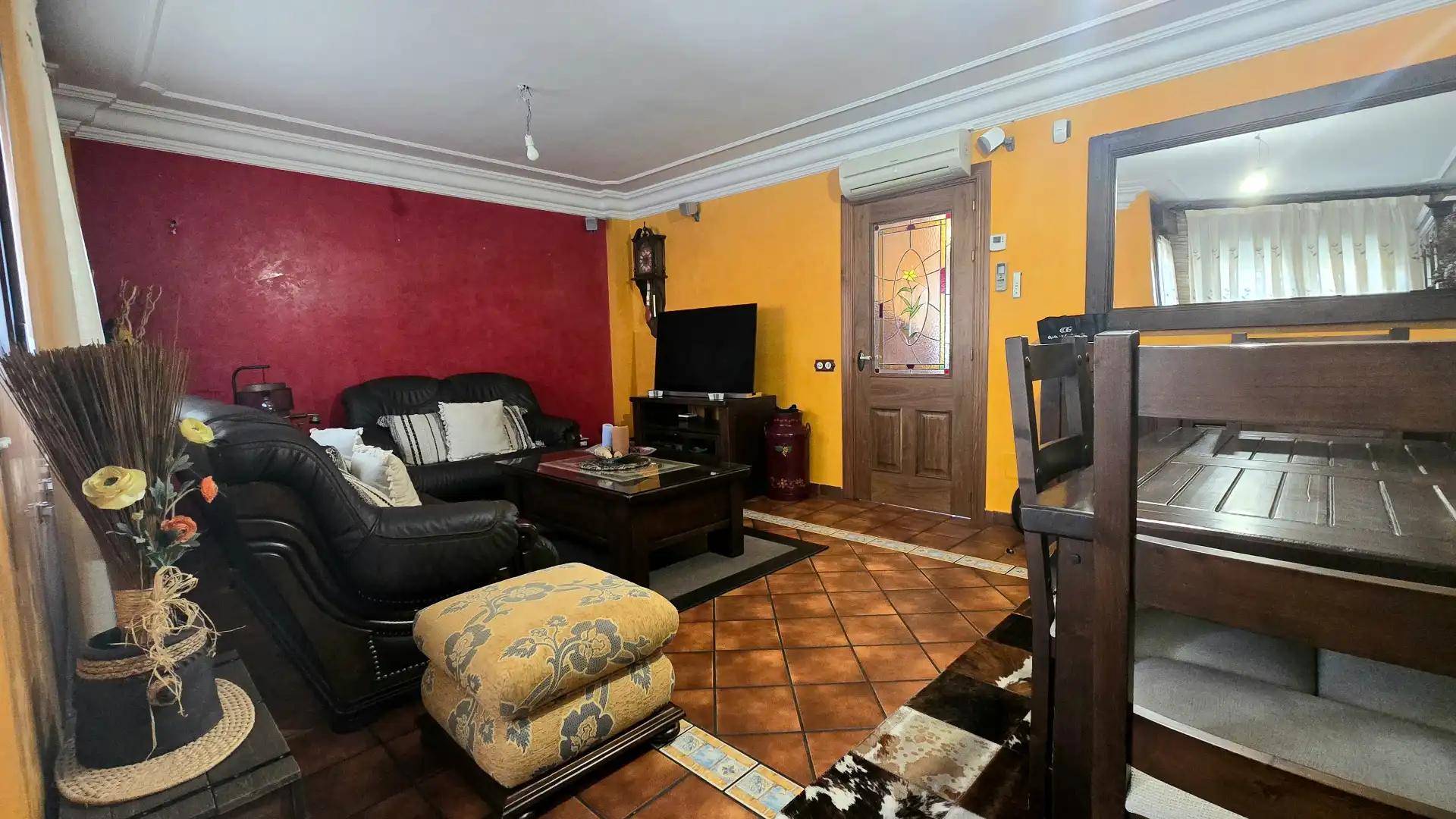 Sala de estar de Casa adosada en venta en Alcalá de Henares con Aire acondicionado, Calefacción y Jardín privado