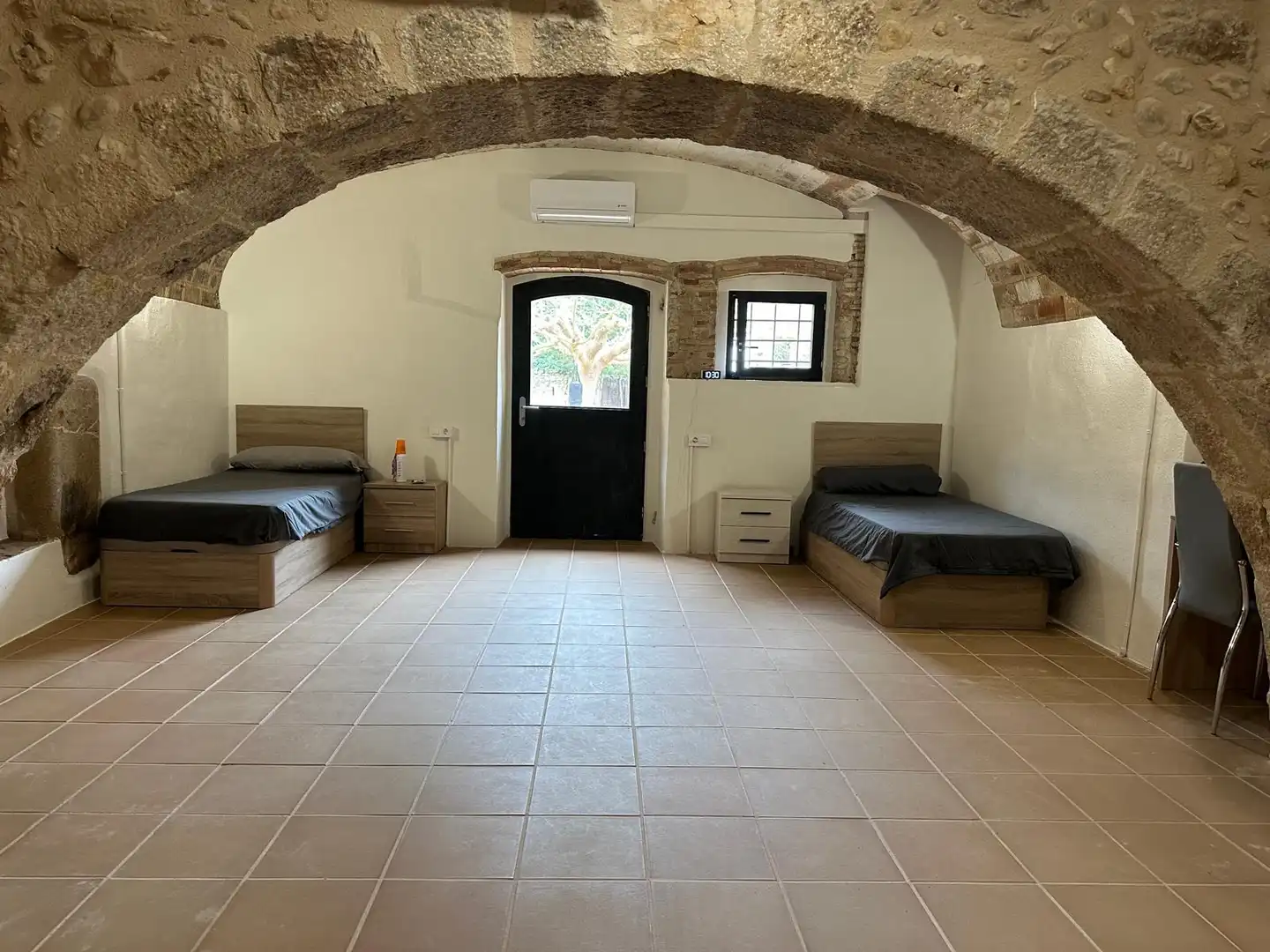 Finca rústica de alquiler en Navata con Aire acondicionado, Calefacción y Jardín privado