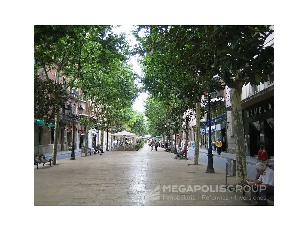 Exterior view of Flat for sale in L'Hospitalet de Llobregat