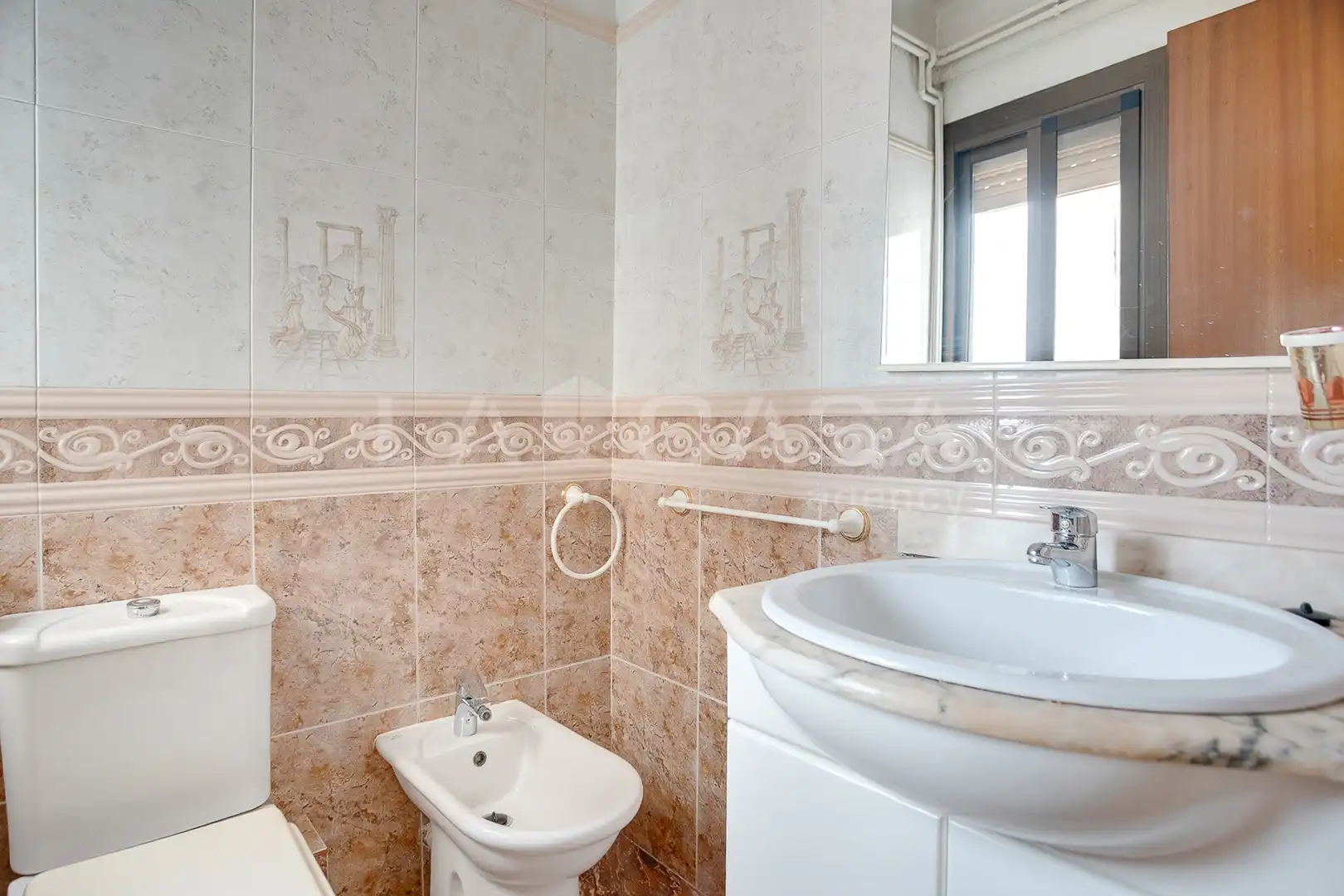 Bathroom of Attic for sale in L'Hospitalet de Llobregat  with Terrace