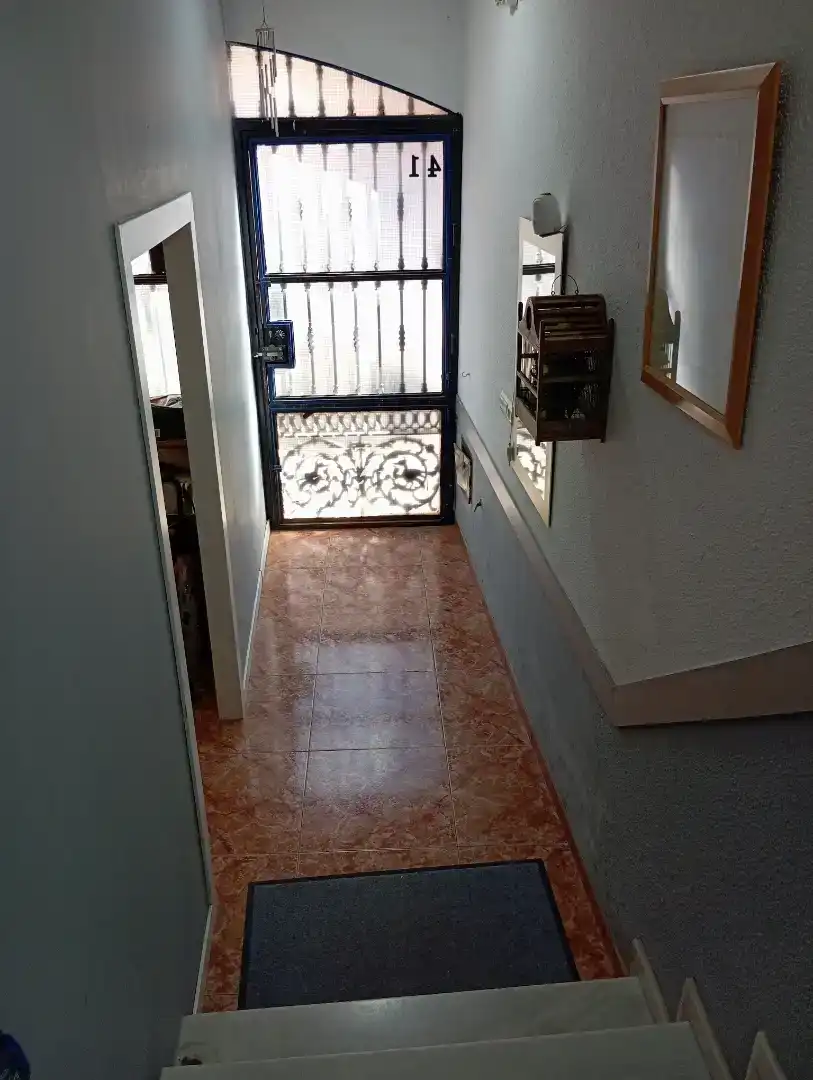 Casa adosada en venda en Dos Hermanas amb Aire condicionat i Balcó