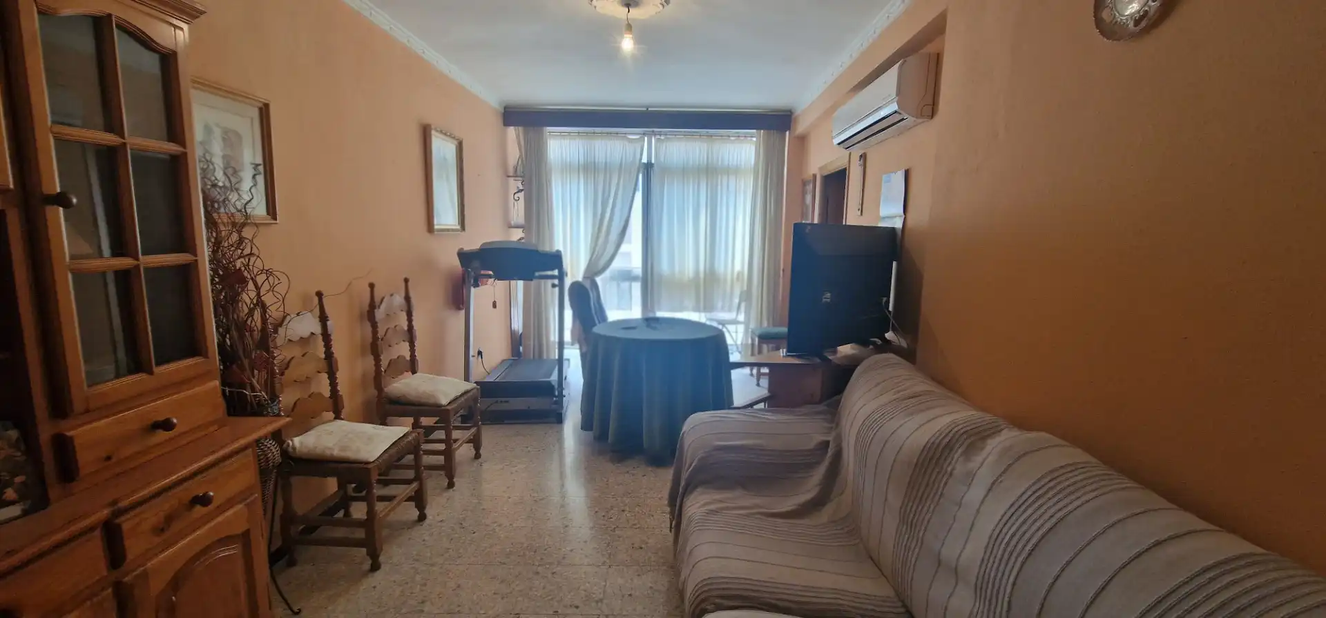 Sala d'estar de Pis en venda en Coín amb Aire condicionat i Balcó