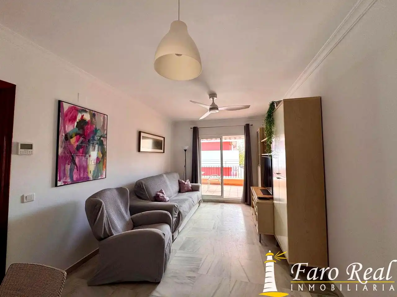 Sala d'estar de Àtic de lloguer en Sanlúcar de Barrameda amb Aire condicionat, Terrassa i Moblat