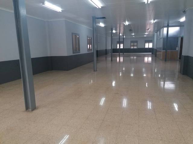 Local comercial en Alquiler en Creu de Barberà