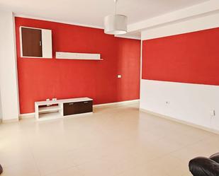 Sala d'estar de Àtic de lloguer en Granadilla de Abona amb Aire condicionat, Terrassa i Moblat