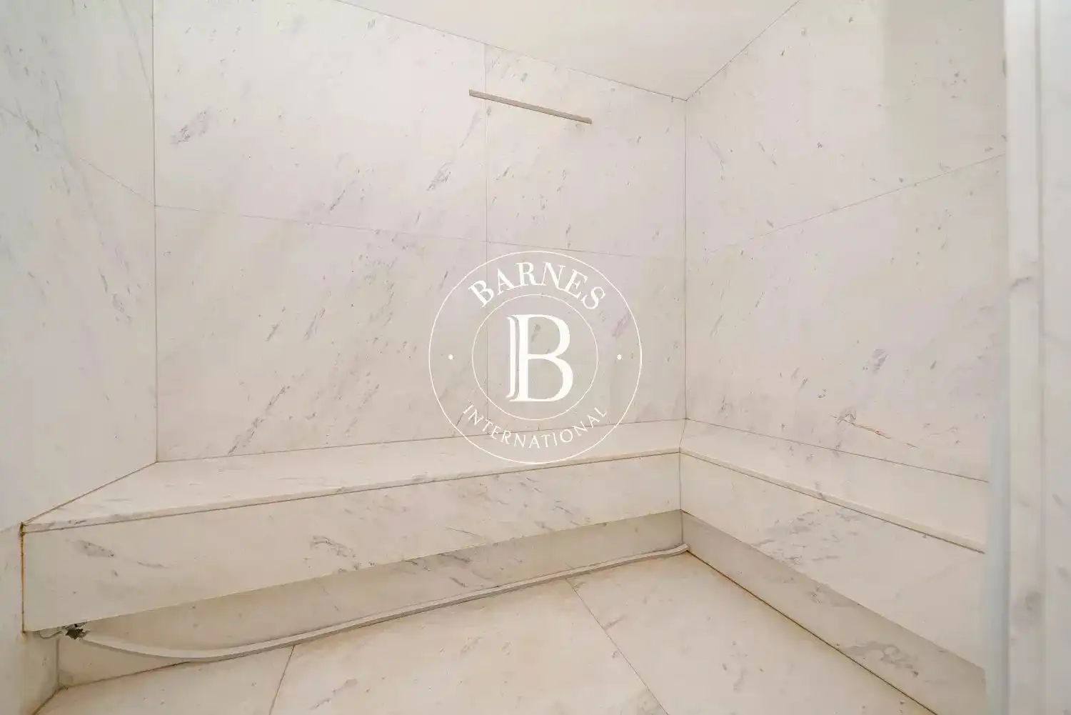 Bathroom of Flat for rent in Madrid  with Air Conditioner, Heating and Swimming Pool